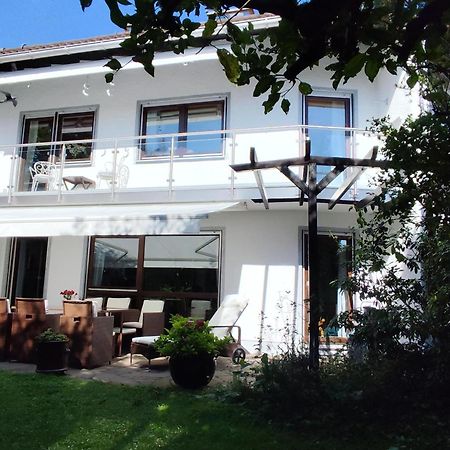 Elegant-Terraced-House-With-Bikes-Near-The-Lake-Children-At-Least-6-A-Old Штарнберг Екстер'єр фото